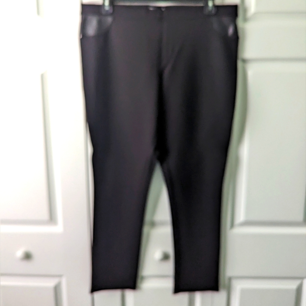 NWOT DKNY Jeans Skinny Pants with Faux Leather detail Size XXL